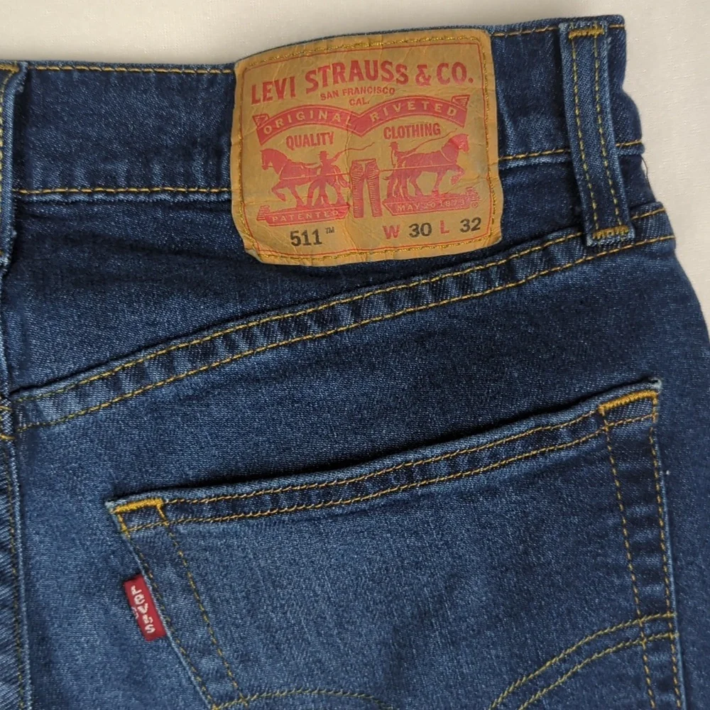 LEVIS 511 Men's 30x32 Distressed Style Jeans